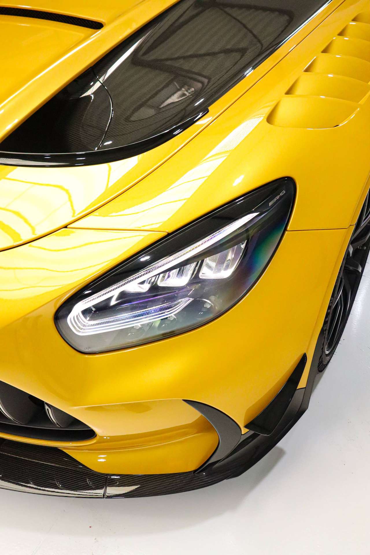 75f1429c 1e25 4c4c A870 871eef20b07e13 Mercedes Benz Amg Gt R Black Series Solarbeam Yellow Amg Track Pack 1st Owner 20260629