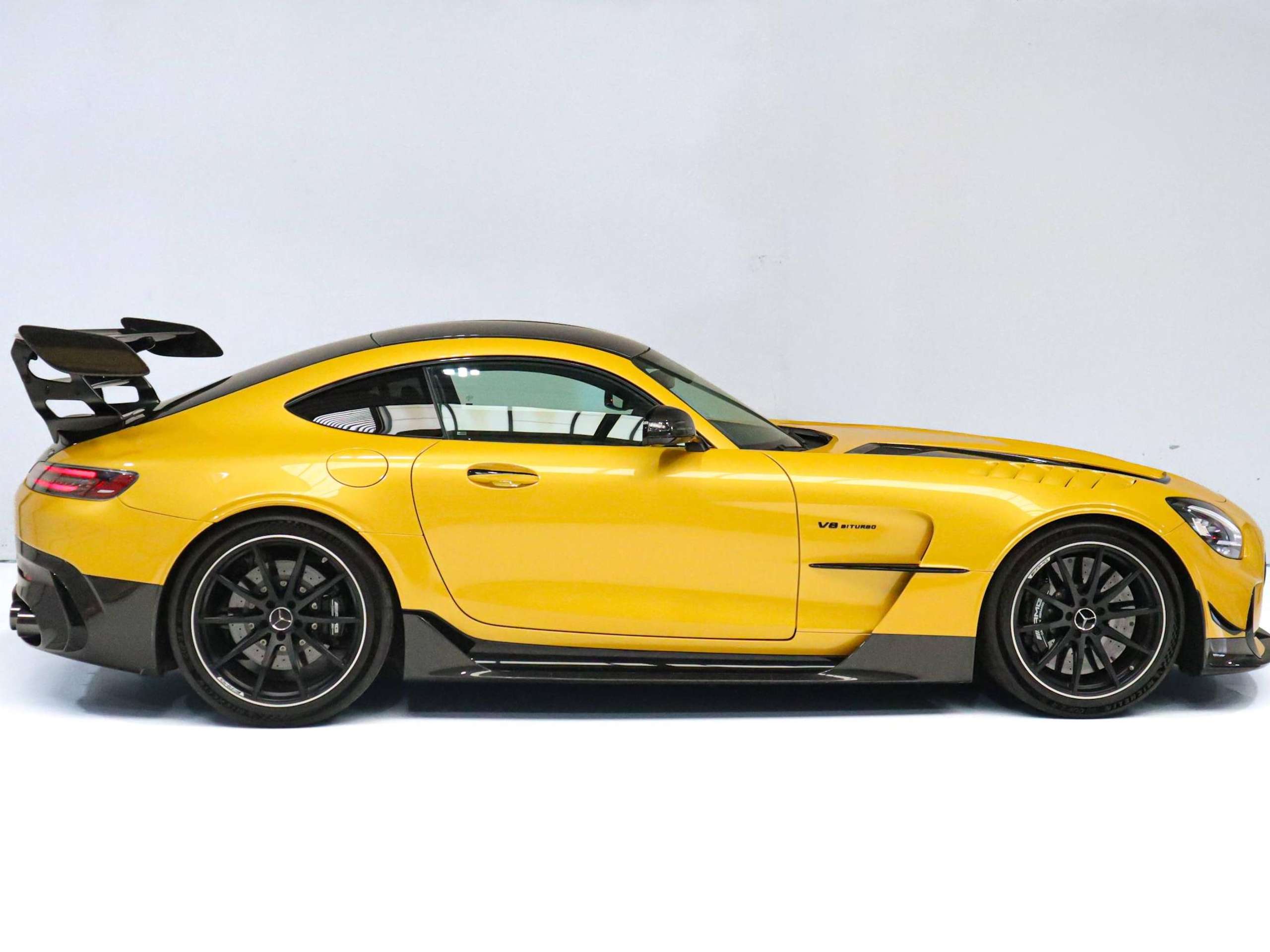 75f1429c 1e25 4c4c A870 871eef20b07e6 Mercedes Benz Amg Gt R Black Series Solarbeam Yellow Amg Track Pack 1st Owner 20260629