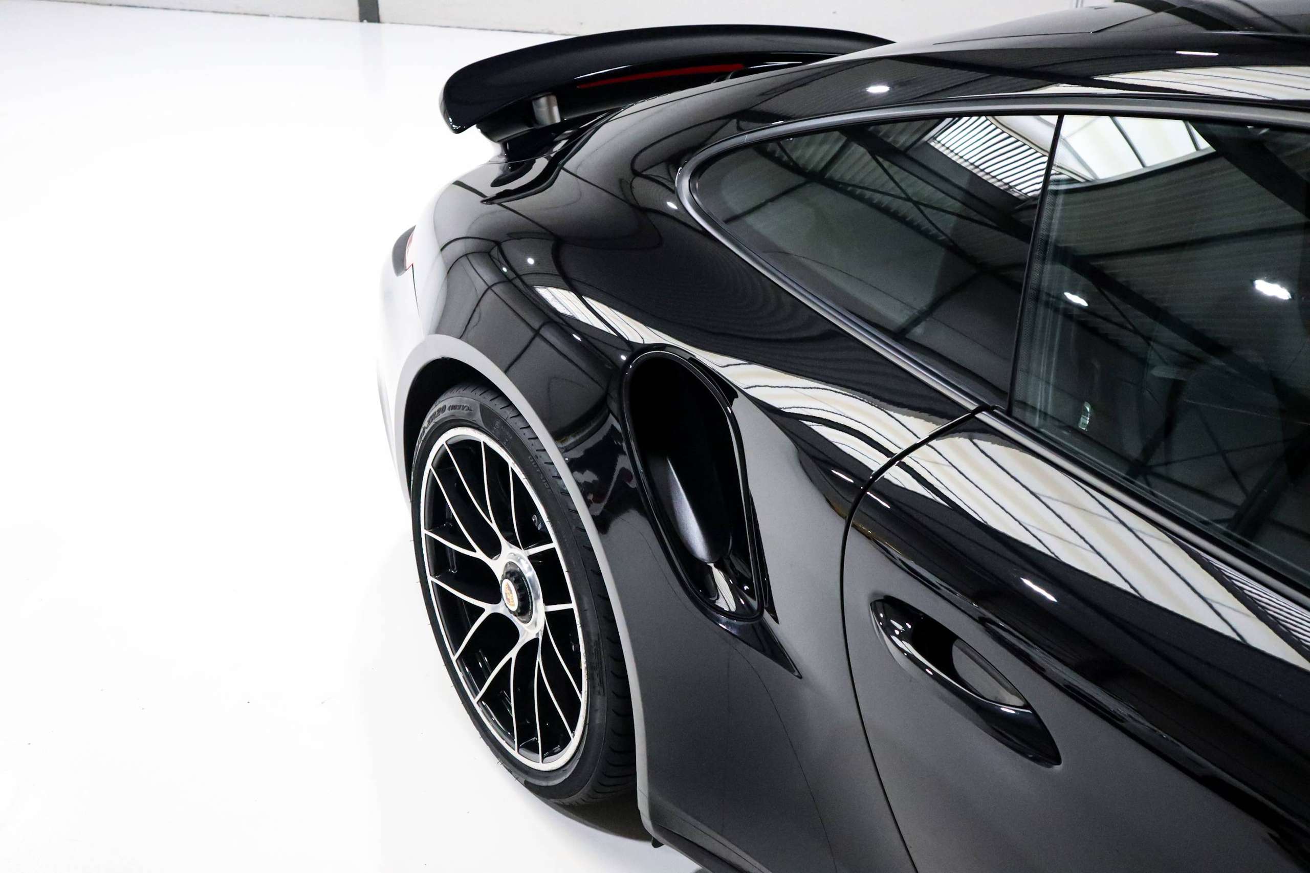 39b5f934 Bfab 4c32 Bdba 09863c9833564 Porsche 991 Turbo S High Spec 20260915