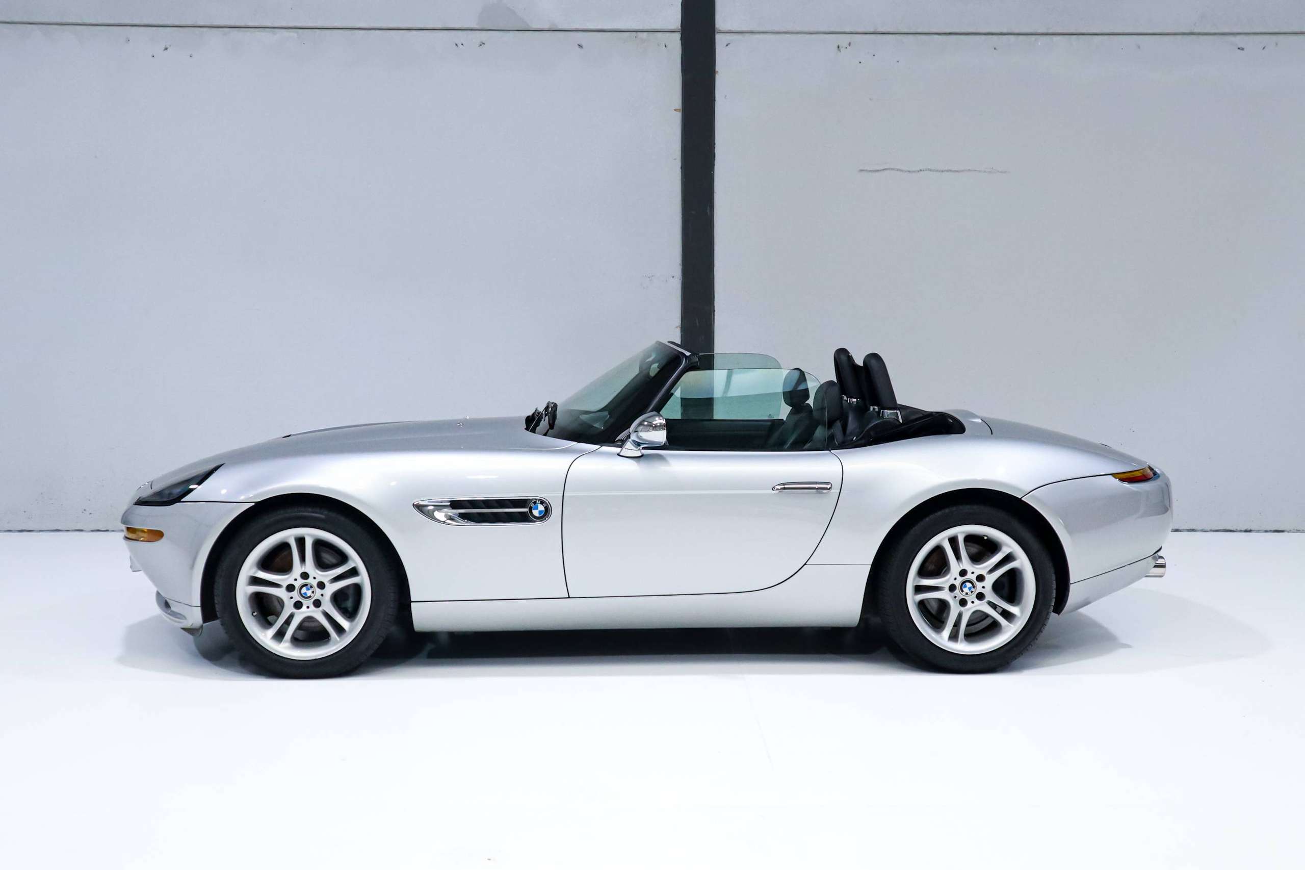 A6c1a16b 8978 49d8 A186 4cde195b536e7 Bmw Z8 4 9i V8 20260908