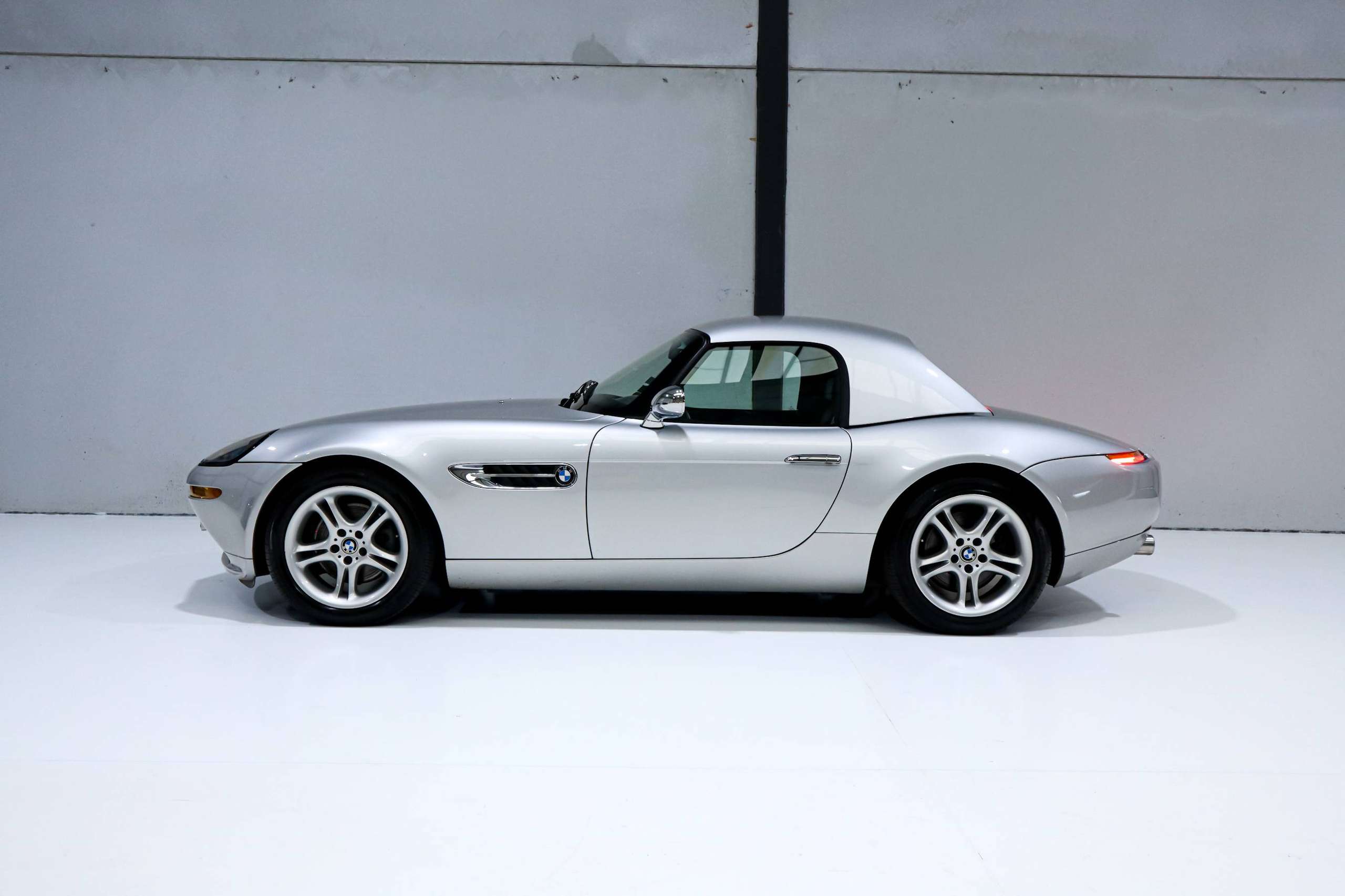 A6c1a16b 8978 49d8 A186 4cde195b536e8 Bmw Z8 4 9i V8 20260908