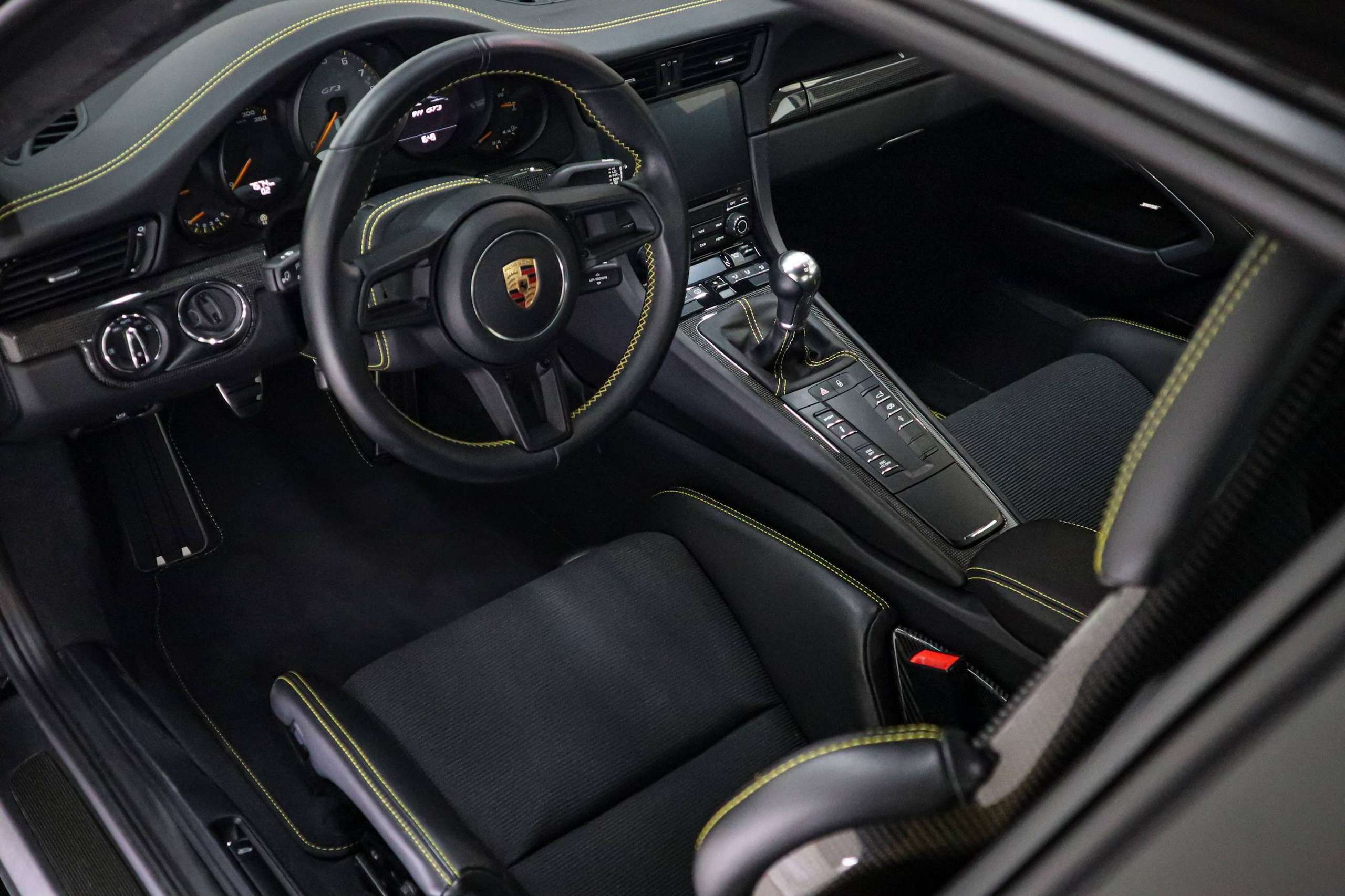 F6631aa4 A4bf 4a44 Aea7 29de52af56a010 Porsche 911 Gt3 Touring Pccb 918 Seats Carbon Exclusive Manufaktur High Spec 20260925