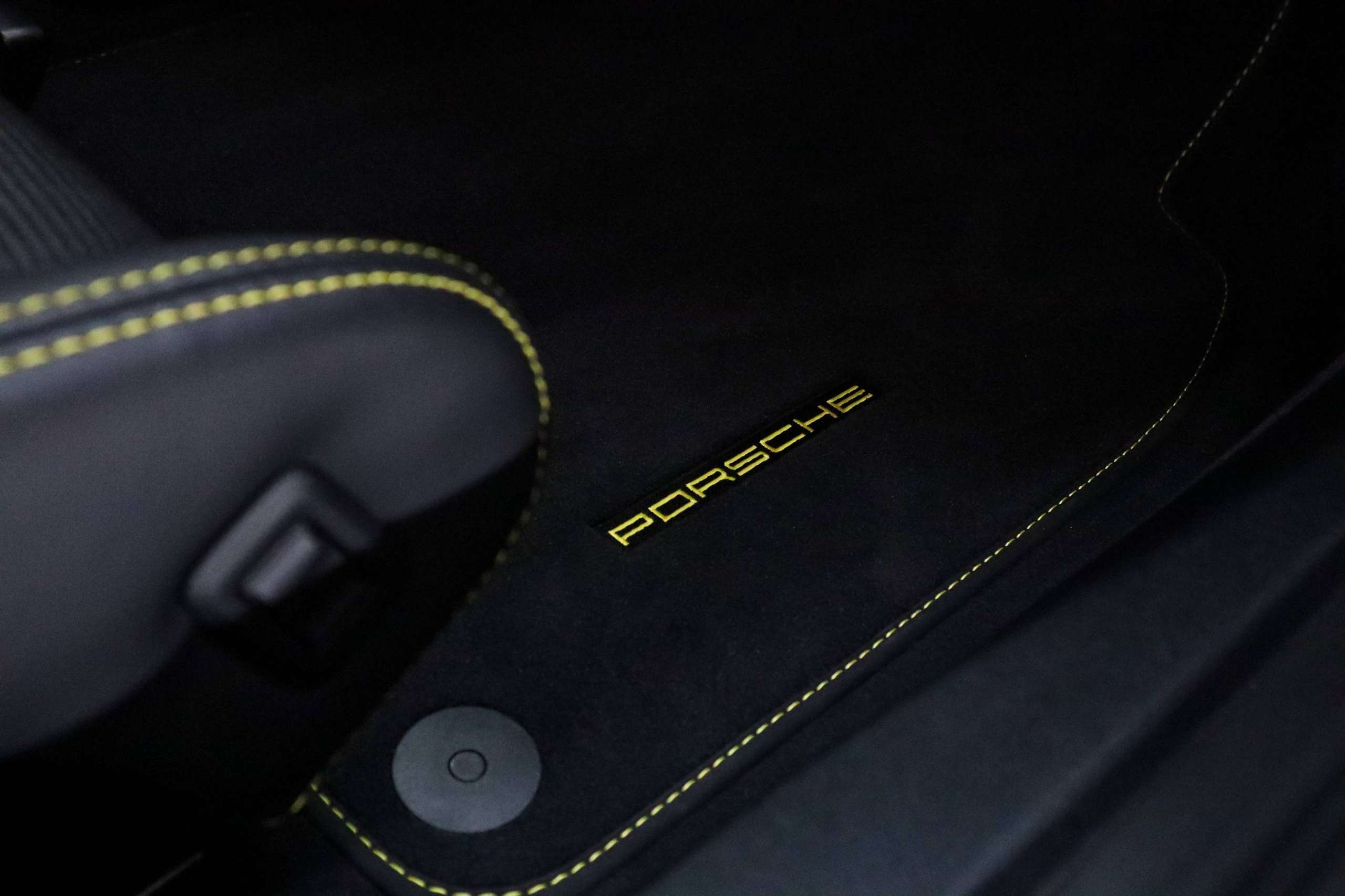 F6631aa4 A4bf 4a44 Aea7 29de52af56a015 Porsche 911 Gt3 Touring Pccb 918 Seats Carbon Exclusive Manufaktur High Spec 20260925