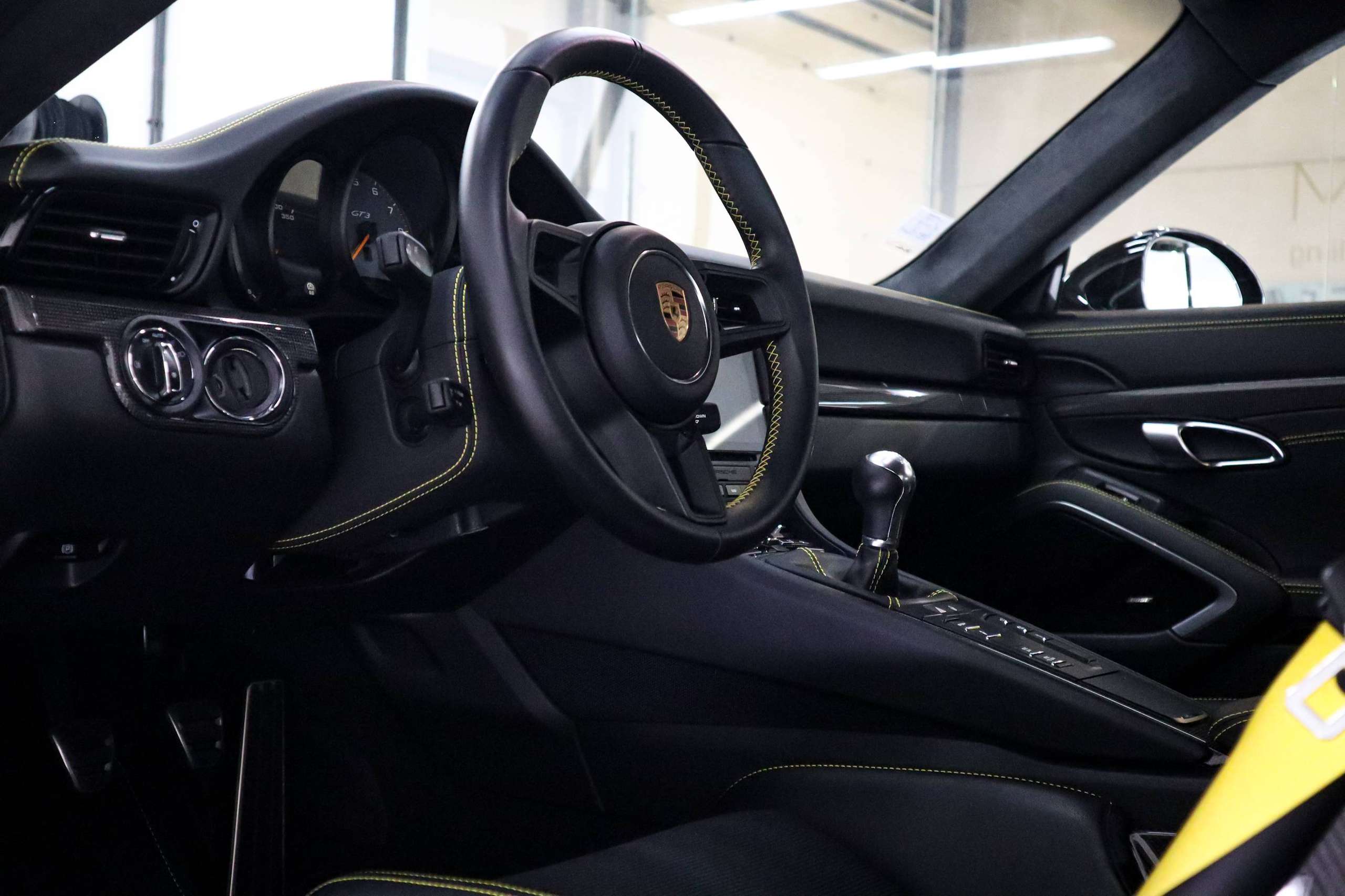 F6631aa4 A4bf 4a44 Aea7 29de52af56a016 Porsche 911 Gt3 Touring Pccb 918 Seats Carbon Exclusive Manufaktur High Spec 20260925