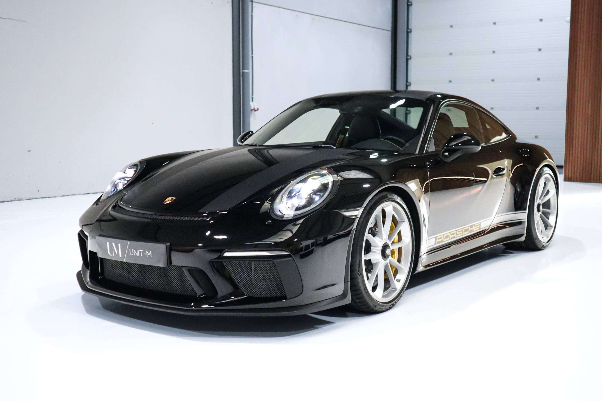 F6631aa4 A4bf 4a44 Aea7 29de52af56a03 Porsche 911 Gt3 Touring Pccb 918 Seats Carbon Exclusive Manufaktur High Spec 20260925